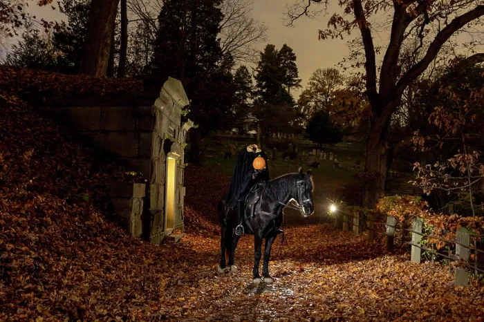 Framed Print : USA, Sleepy Hollow. Sleepy Hollow Cemetery. (PR, MR) Framed Print : USA, Sleepy Hollow. Sleepy Hollow Cemetery. (PR, MR)
