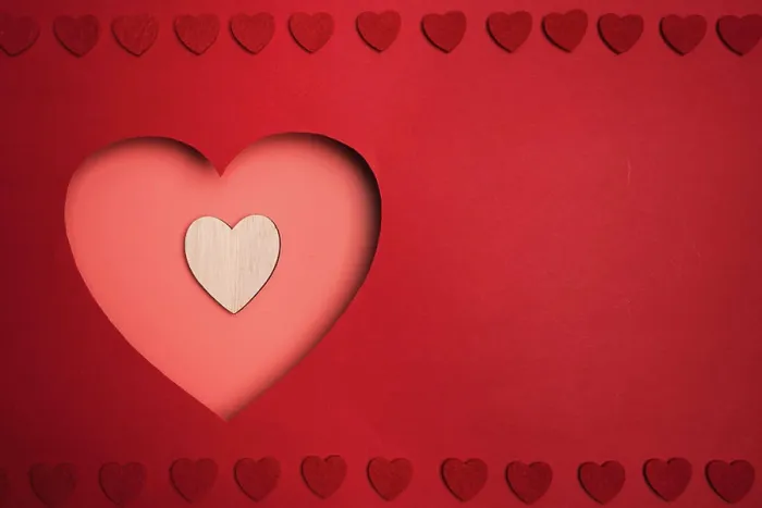 Framed Print : Valentinstag festlicher Hintergrund Red Heart On Red Paper Background For Happy San Valentine Day Framed Print : Valentinstag festlicher Hintergrund Red Heart On Red Paper Background For Happy San Valentine Day