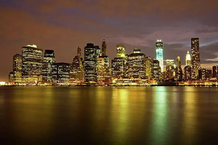 Framed Print : View from Brooklyn across the East River to the skyline of Manhattan, New York City, USA, North America Framed Print : View from Brooklyn across the East River to the skyline of Manhattan, New York City, USA, North America