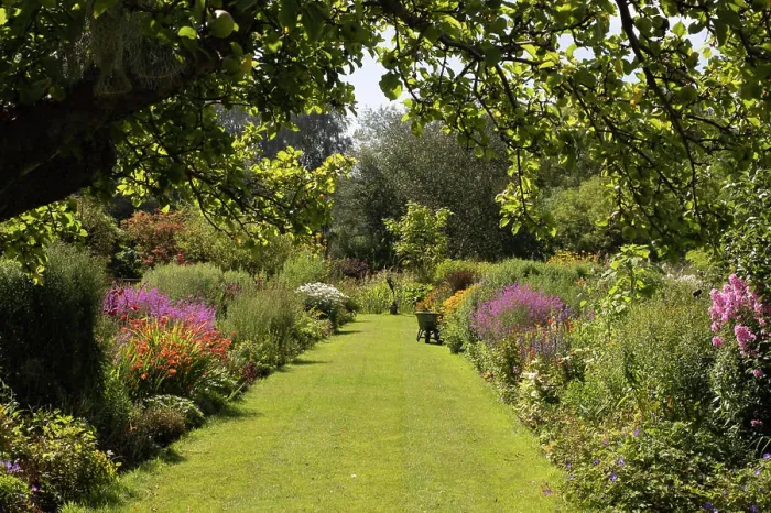 Framed Print : View of gardens. Hampshire Water Mill, Winchester, United Kingdom. Architect: Kaner Olette Architects, 2021 Framed Print : View of gardens. Hampshire Water Mill, Winchester, United Kingdom. Architect: Kaner Olette Architects, 2021