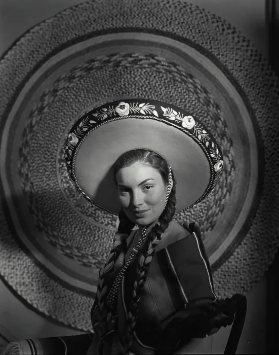 Framed Print : Vintage Photograph. Mexican woman wearing a large hat Framed Print : Vintage Photograph. Mexican woman wearing a large hat