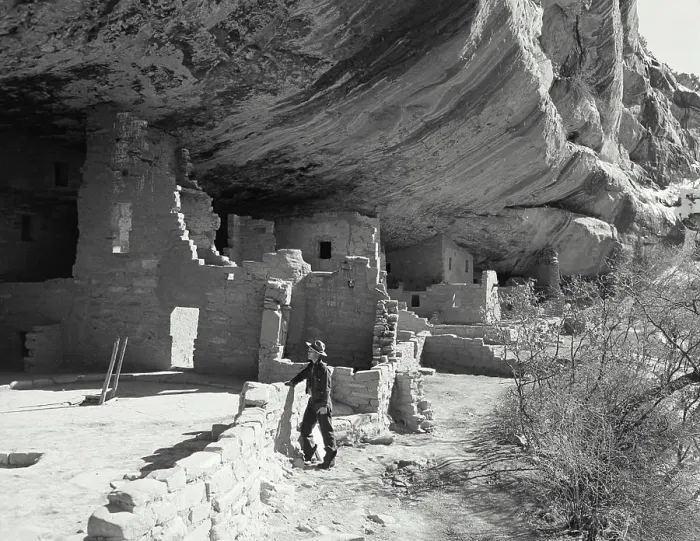 Framed Print : Vintage photograph. Prehistoric cliff dwellings at Mesa Verde, Colorado