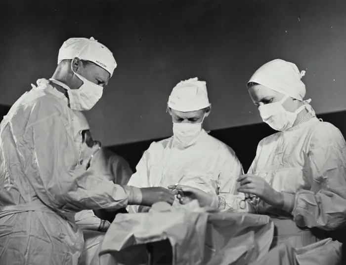 Framed Print : Vintage photograph. United Nations in Korea - A team of Swedish doctors and nurses have organized medical services Framed Print : Vintage photograph. United Nations in Korea - A team of Swedish doctors and nurses have organized medical services