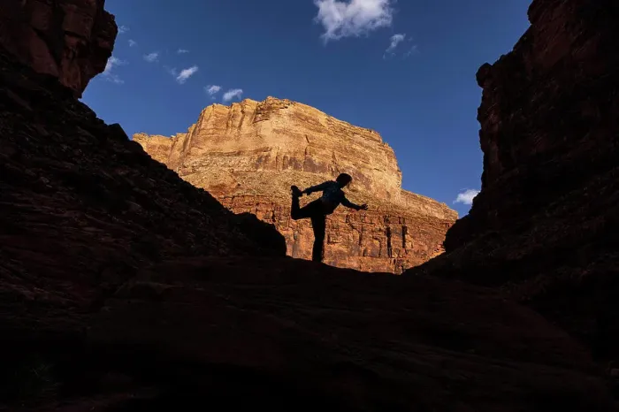 Framed Print : A woman doing a yoga pose in the Grand Canyon Framed Print : A woman doing a yoga pose in the Grand Canyon