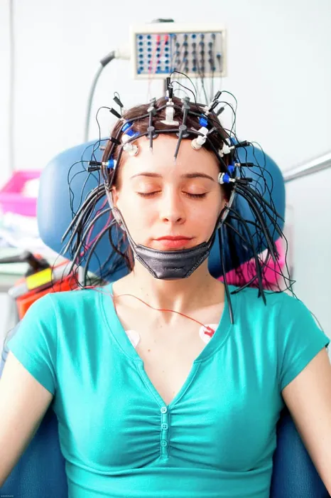 Framed Print : woman undergoing an electroencephalogram (EEG). Limoges hospital, France Framed Print : woman undergoing an electroencephalogram (EEG). Limoges hospital, France