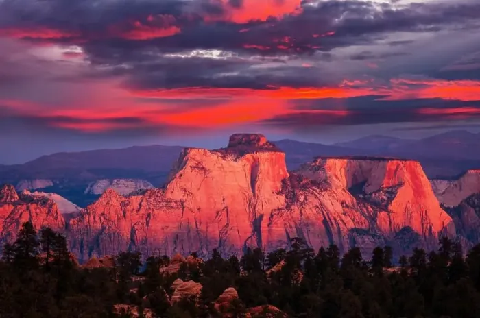Framed Print : Zion National Park. Beautiful unspiring natural landscapes. Peak in Zion Park at sunset Framed Print : Zion National Park. Beautiful unspiring natural landscapes. Peak in Zion Park at sunset