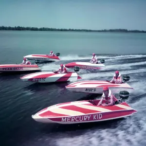 1950S Speedboat Race Red And White Speedboats Racing On Water