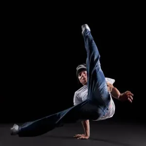 A B-boy doing a Flare breakdance move