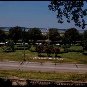 View from above of Jefferson Davis Park, Memphis, Tennessee, Parks. Edmund L. Mitchell Collection View from above of Jefferson Davis Park, Memphis, Tennessee, Parks. Edmund L. Mitchell Collection