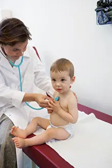 Examination Prints: 15-month-old child in consultation