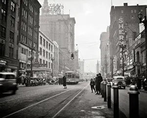 Cards Prints: 1930s AUTOMOBILES ELECTRIC STREET CAR PEDESTRIANS SHOPPERS ON EUCLID AVENUE CLEVELAND OHIO USA