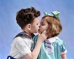 People Children Prints: 1930s TWO CHILDREN YOUNG BOY AND GIRL KISSING