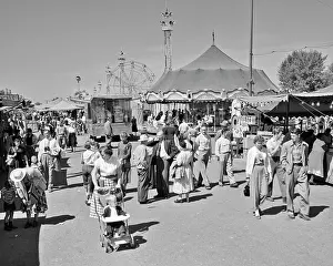 Commonwealth Prints: 1950s CROWD MEN WOMEN TEENAGERS CHILDREN ATTENDING WALKING ON THE MIDWAY OF THE YORK COUNTY FAIR PENNSYLVANIA USA
