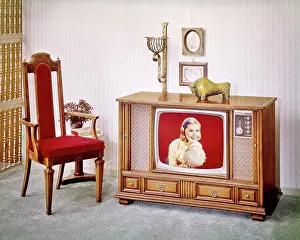 Innovation Prints: 1960s 1970s LARGE SCREEN CONSOLE CATHODE RAY TUBE CRT COLOR TELEVISION SET IN HOME LIVING ROOM