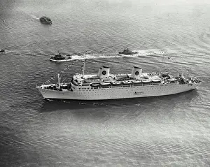 Ships Prints: Air view of the new Swedish-American liner Kungsholm