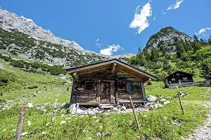 Mountain Chain Prints: Alpine huts at the Kaiser-Hochalm