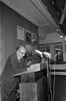 Makro Prints: Anefo photo collection. Alderman Hamm opened first self-service wholesaler Makro industrial area Amstel