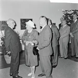 Hull Prints: Anefo photo collection. Three aldermen said goodbye