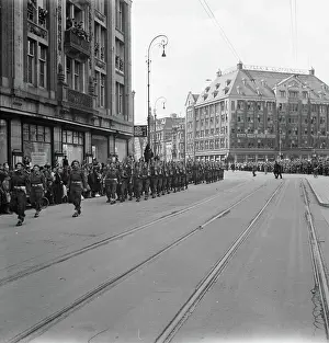 Parade Prints: Anefo photo collection. Army: Princess Irene Brigade Amsterdam