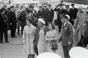 Greeting Prints: Anefo photo collection. Arrival royal couple at Schiphol