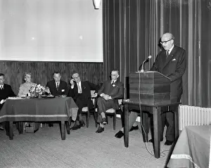 Trading Prints: Anefo photo collection. Assignment securities trading. July 17, 1963