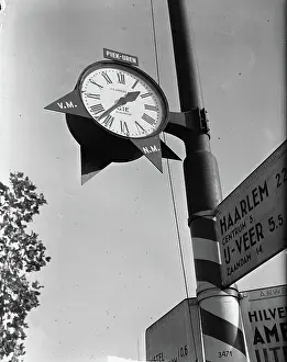 Anefo photo collection. Clock with peak hours. October 24, 1950