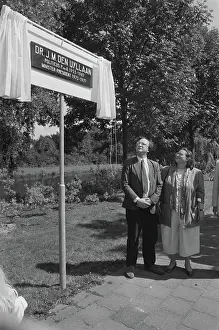 Sign Prints: Anefo photo collection. Dr. J. M