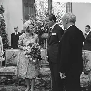 Beatrix Prints: Anefo photo collection. Engagement Princess Beatrix in the courtyard