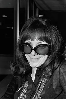 Singer Prints: Anefo photo collection. English singer Samantha Jones 2x. December 31, 1969