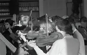 Rehearsal Prints: Anefo photo collection. The first rehearsal of the Dutch student orchestra led by Jan Brussen