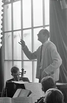 Anefo photo collection. The first rehearsal of the Dutch student orchestra led by Jan Brussen. January 6, 1960. Bergen