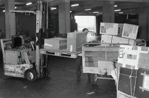 Instructions Prints: Anefo photo collection. Forwarders in freight ziphol at work