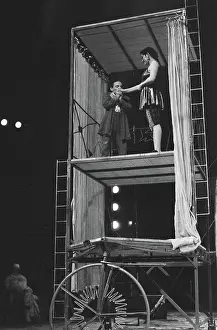 Raised Prints: Anefo photo collection. 'Freaks' Carré Amsterdam