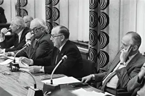 Affairs Prints: Anefo photo collection. Hearing of the Committee on Social Affairs with regard to sickness law