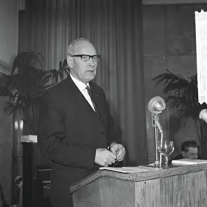 Speech Prints: Anefo photo collection. New chairman of CNV J