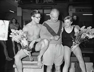 January Prints: Anefo photo collection. New Dutch Record 200 m butterfly Mary Kok. January 8, 1955