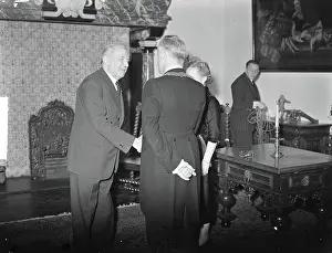 January Prints: Anefo photo collection. New Year's reception Burgemeester d'Ailly. January 3, 1951