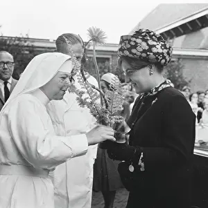 Daisy Prints: Anefo photo collection. Opening new town hall in Velsen by Princess Margriet