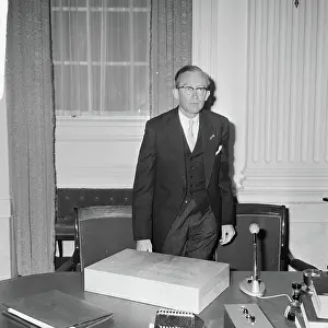 Lower Prints: Anefo photo collection. Opening of the States General 1968