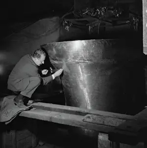 Bell Prints: Anefo photo collection. The peace clock in the bell foundry of Mr Fritsen in Aarle-Rixtel intended for the H