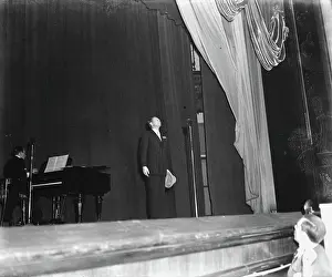 Anefo photo collection. Performance by Charles Trenet. December 27, 1945. Amsterdam