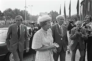 Beatrix Prints: Anefo photo collection. Queen Beatrix lives in The Hague from today