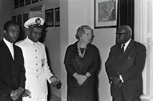 Suriname Prints: Anefo photo collection. Queen Juliana receives mr