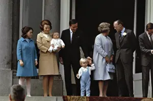 Queens Prints: Anefo photo collection. Queen's Day 1969; Royal family Bordes