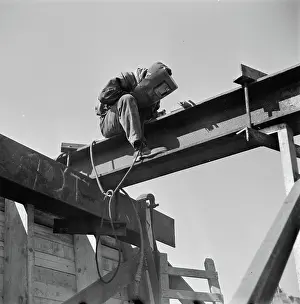 Ports Prints: Anefo photo collection. Recovery: Ports. A welder. 1945