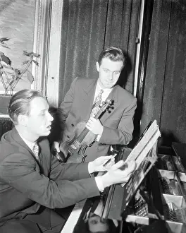 Musicians Prints: Anefo photo collection. Russian musicians in our country J. Beszodmi. December 29, 1953