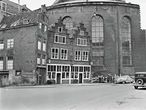 Amsterdam Prints: Anefo photo collection. Submit cottages Kattegat (cat hole) Hekelveld