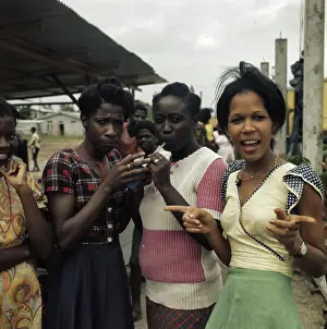 Population Prints: Anefo photo collection. Suriname (street images)