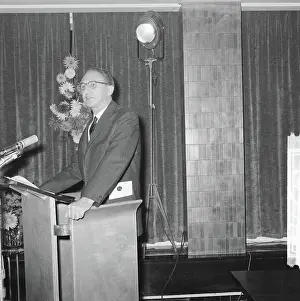 Prize Prints: Anefo photo collection. TV prize 1962, Kees van Iersel. October 2, 1962