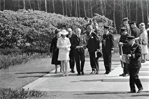 Cemetery Prints: Anefo photo collection. Visit from the Canadian Governor General Roland Michener